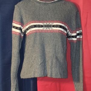 579 Gray and Red Patterned Women's Sweater Winter Sweater Medium 90s y2k Snow